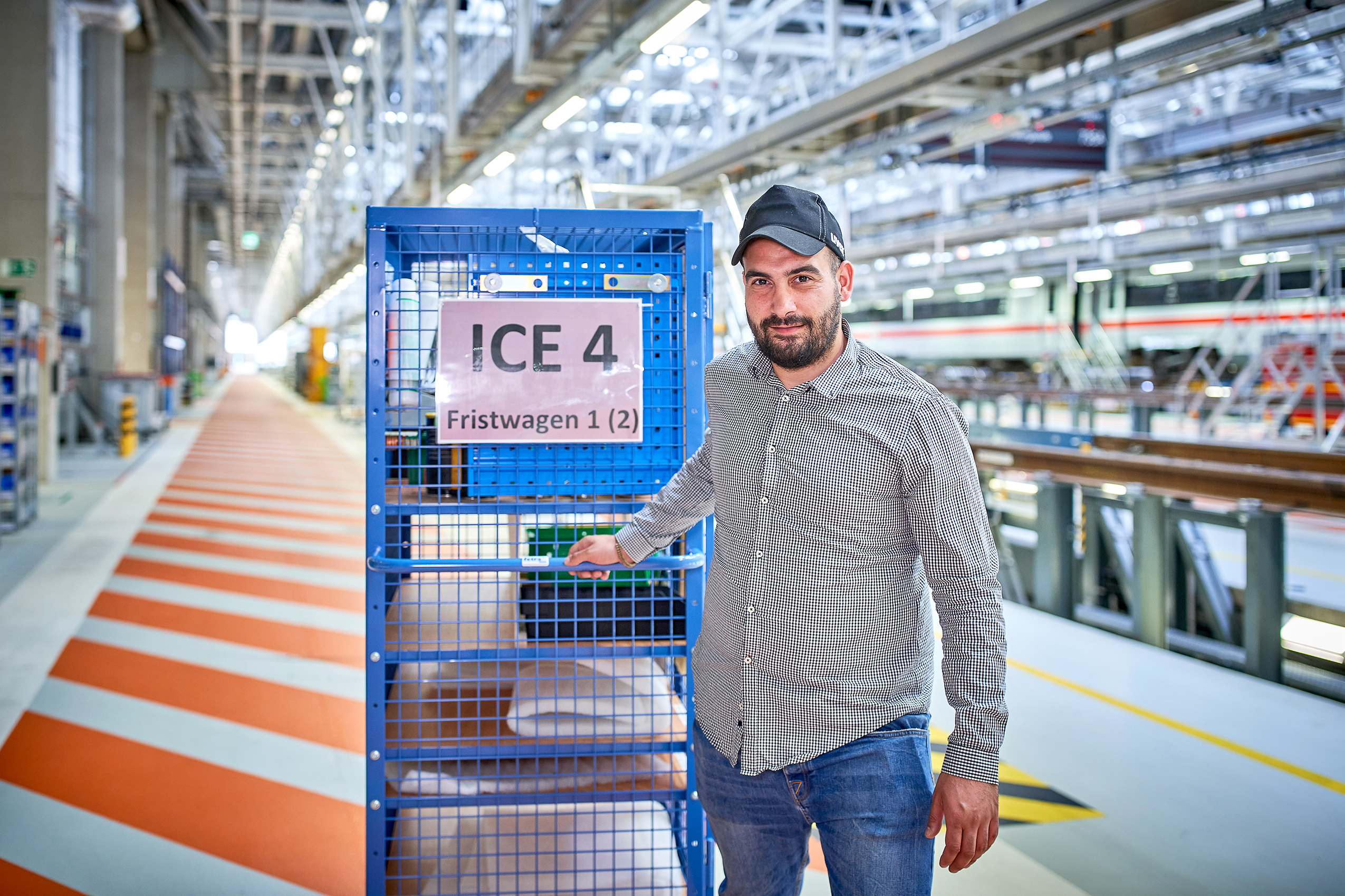“I send replacement parts to my colleagues for installation right at the track. On time and in perfect quality.”<br/>Emre Ibis, Materials management specialist