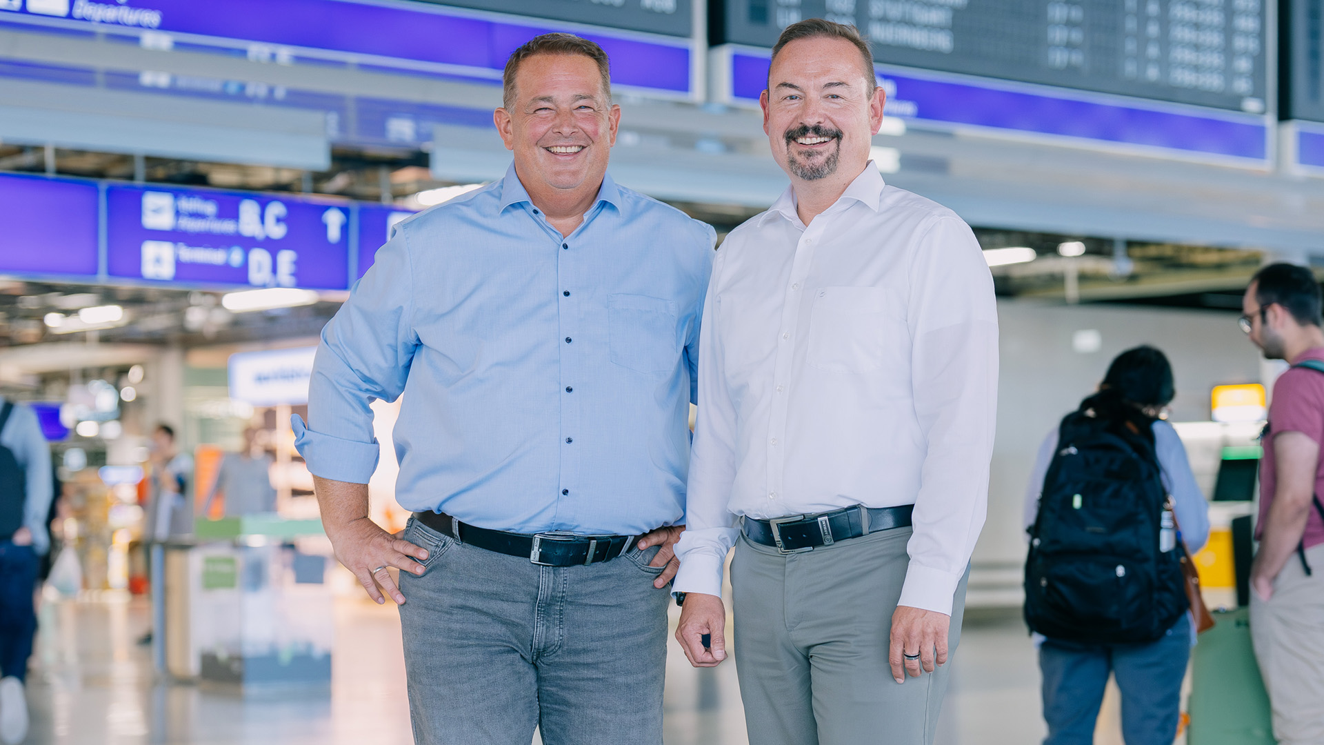 Together for a smarter airport: FraAlliance Managing Directors Jörg Harnisch (left) and Dirk Schusdziara combine the expertise of Fraport and Lufthansa to make processes at Frankfurt Airport more efficient and customer-focused.